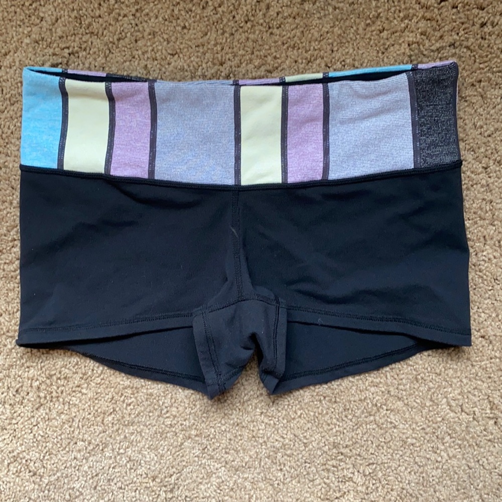 Lululemon Wunder Under Shorts Size 8